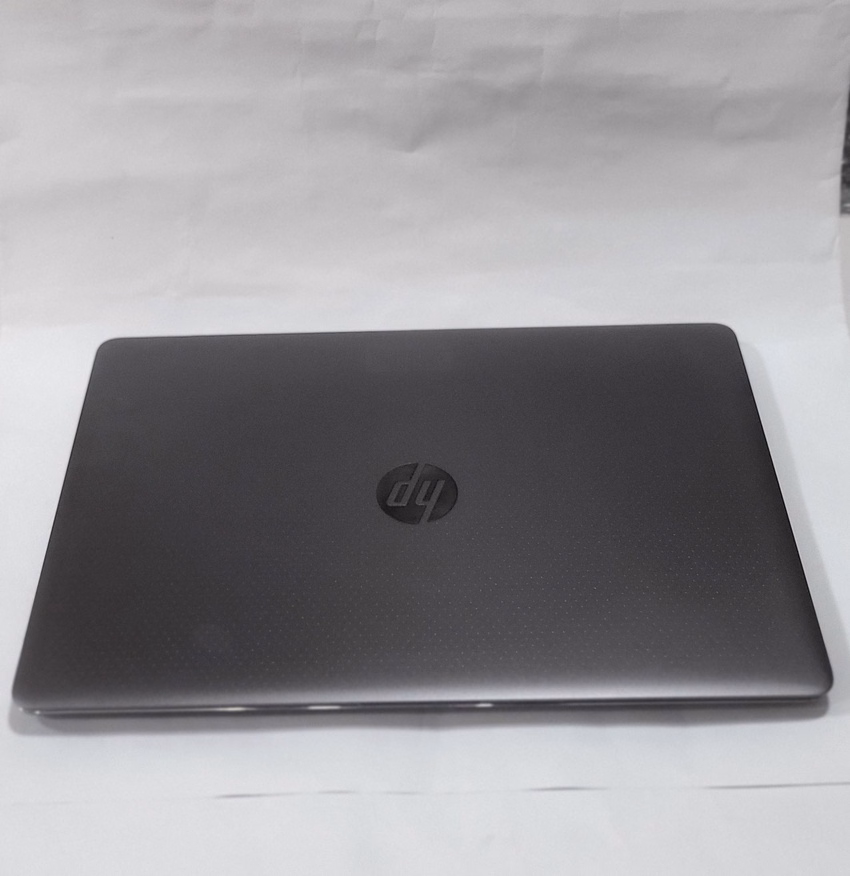 Hp ZBook Studio G3 | 2GB Nvidia - Image 2