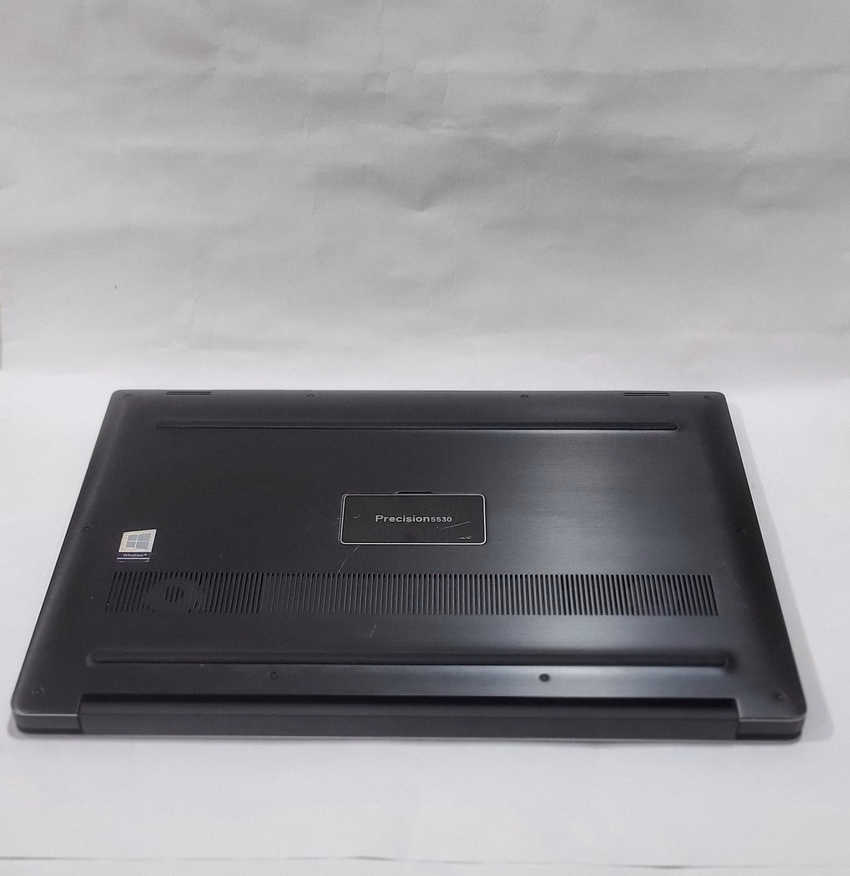 Dell Precision 15 (5530) | i7(8th Gen) | 4GB Nvidia - Image 4
