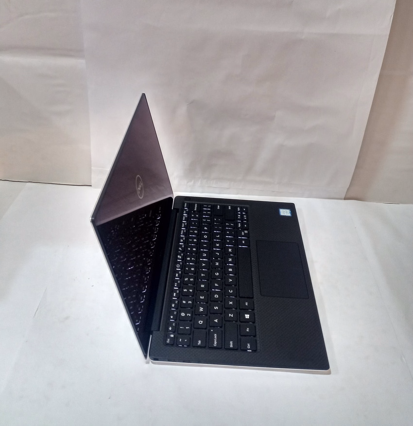 Dell XPS 13-9360 | Core i7(7th Gen) - Image 2